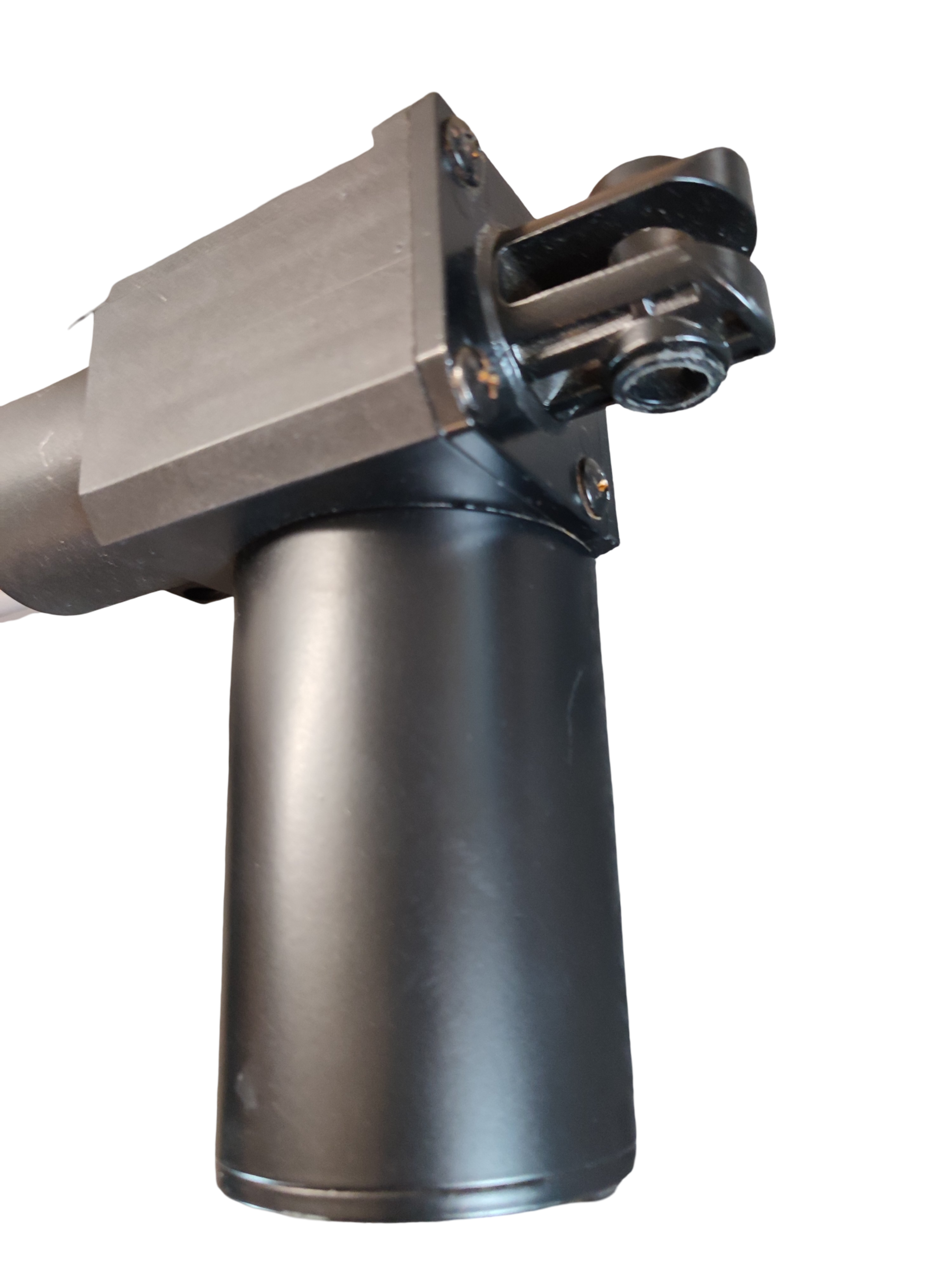 VEVOR Linearaktuator 12V 150 mm 6000 N 5 mm/s IP44 Halterung