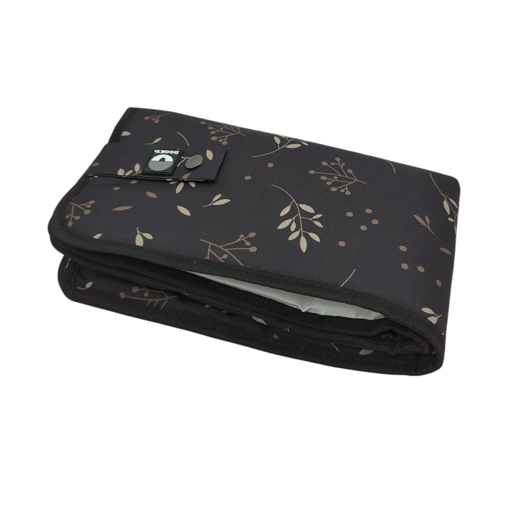 Dooky Romantic Leaves Changing Mat 60 x 34 cm Black
