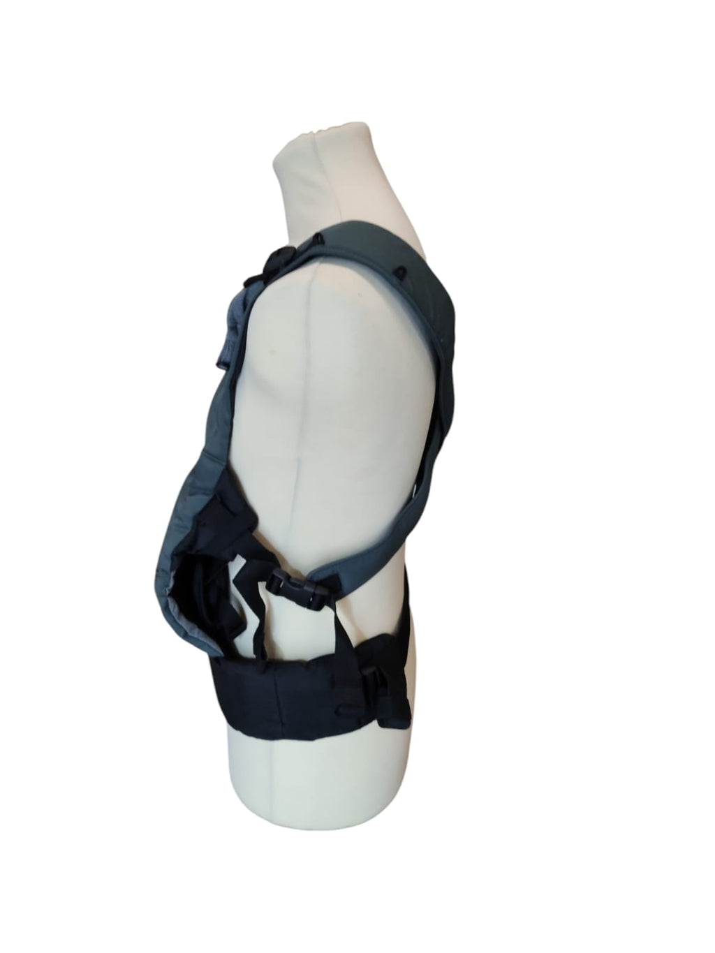 Chicco Skin Fit ergonomic baby carrier for babies 0–9 kg