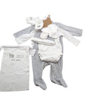 Three Kilos Seven 6-teiliges Mini-Baby-Set für 1 Monat