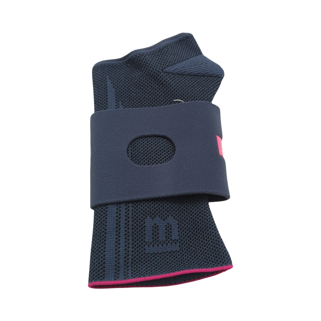 Manumed active Handgelenkbandage links silber Kompressionsbandage zur Stabilisierung Größe II