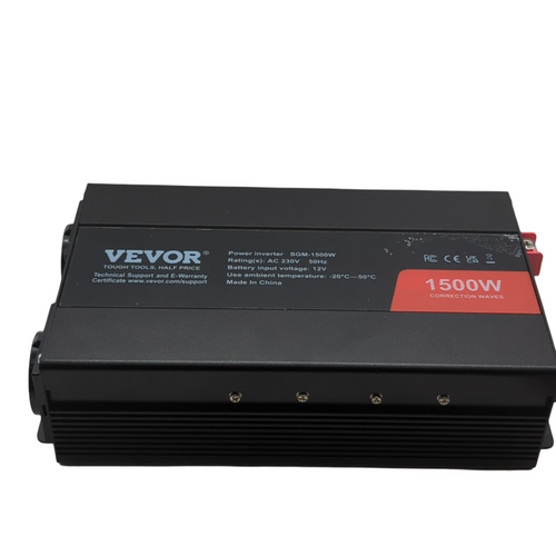 VEVOR Wechselrichter 1500W modifizierte Sinuswelle 12V DC auf 230V AC mit 2 AC Steckdosen 2 USB Ports 1 Typ-C Anschluss 6 Ersatzsicherungen