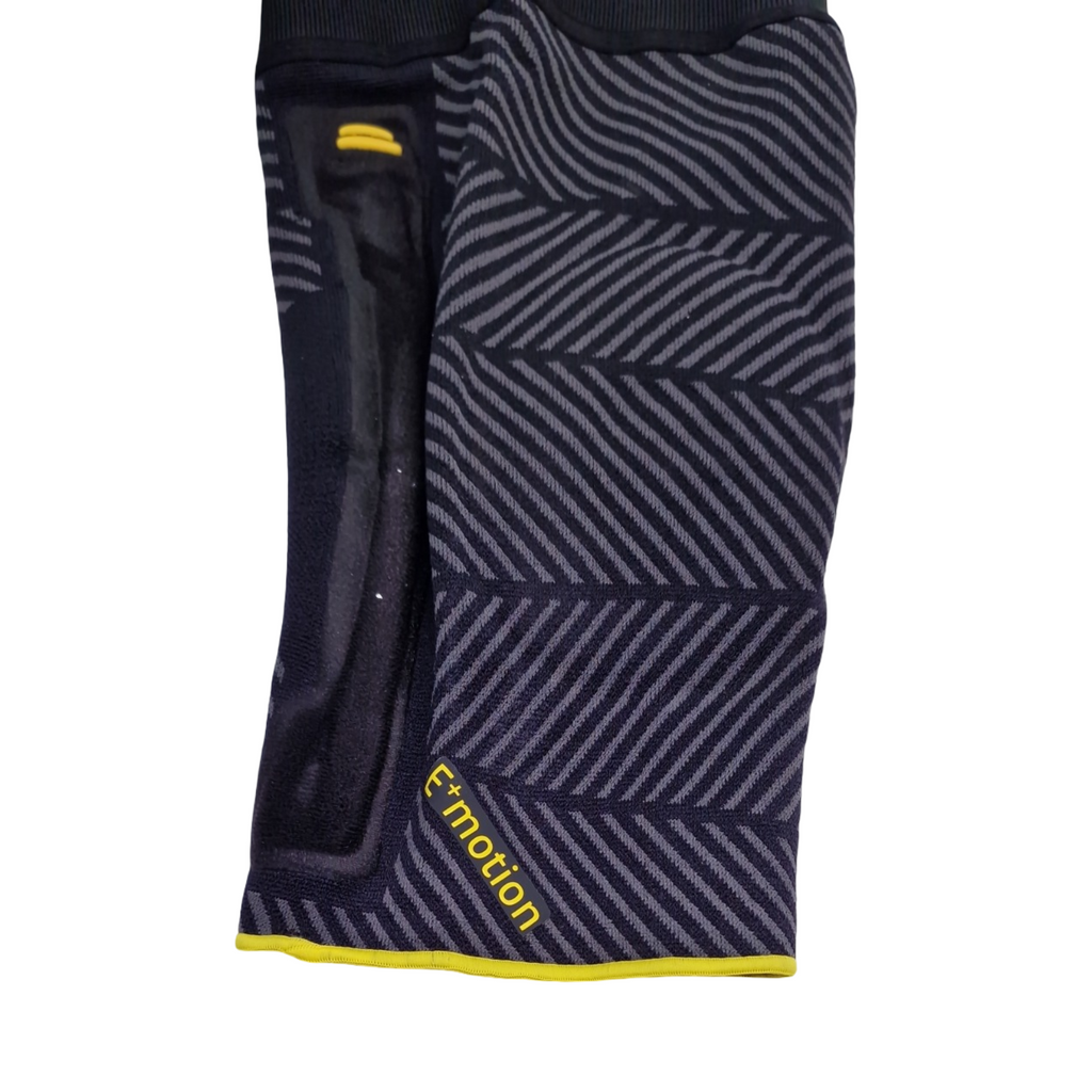 Genumedi E+motion 3.0 Kniebandage sportlich 3D Silikon-Quarz-Pelotte Perfect-Fit Haftband Größe IV