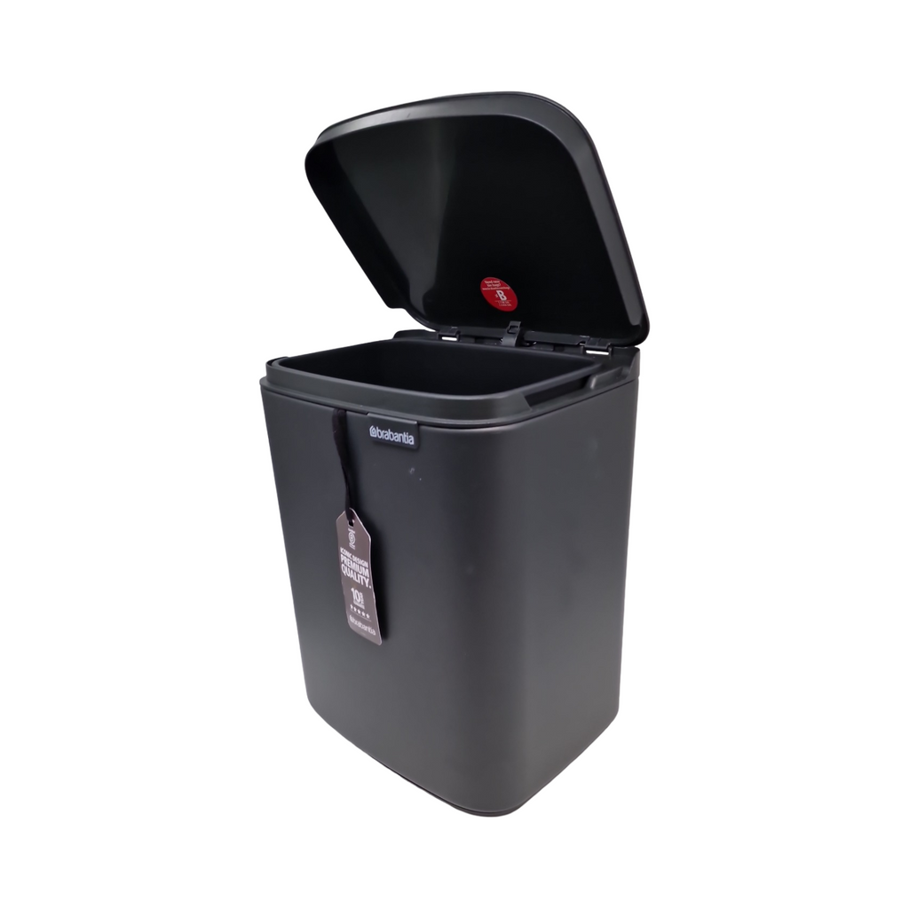 Brabantia Bo Pattumiera Mülleimer rechteckig kompakt Soft-Close-Deckel herausnehmbarer Inneneimer Brabantia Bo Pattumiera 7L Rettangolare e compatto con coperchio Soft-Close, secchio interno rimovibile Design montabile a parete o indipendent...