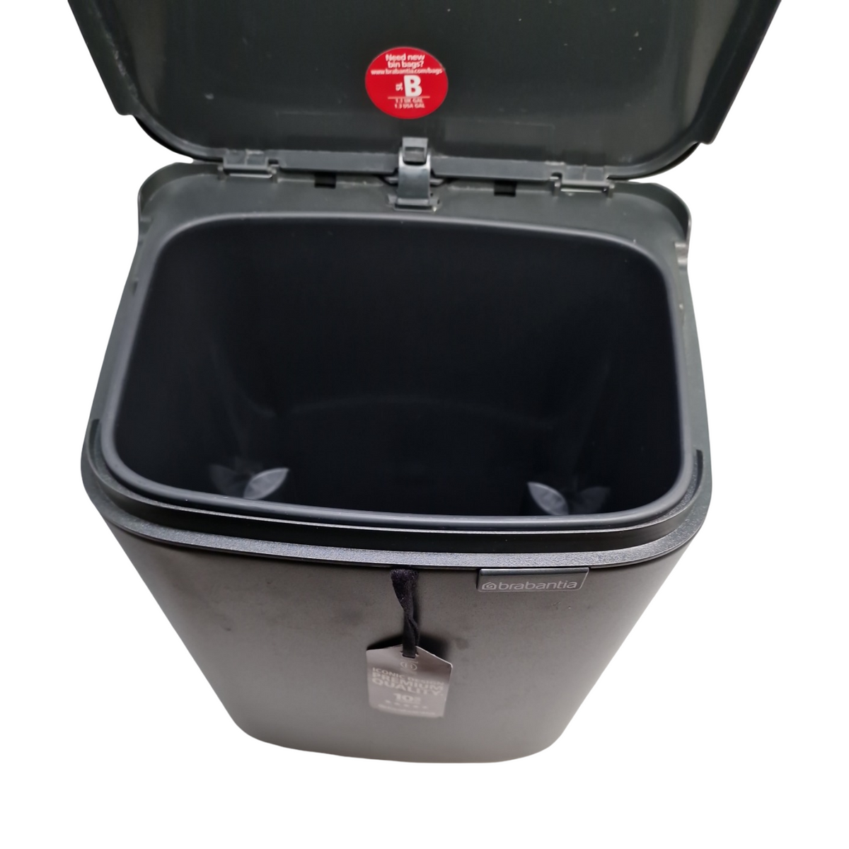Brabantia Bo Pattumiera Mülleimer rechteckig kompakt Soft-Close-Deckel herausnehmbarer Inneneimer Brabantia Bo Pattumiera 7L Rettangolare e compatto con coperchio Soft-Close, secchio interno rimovibile Design montabile a parete o indipendent...
