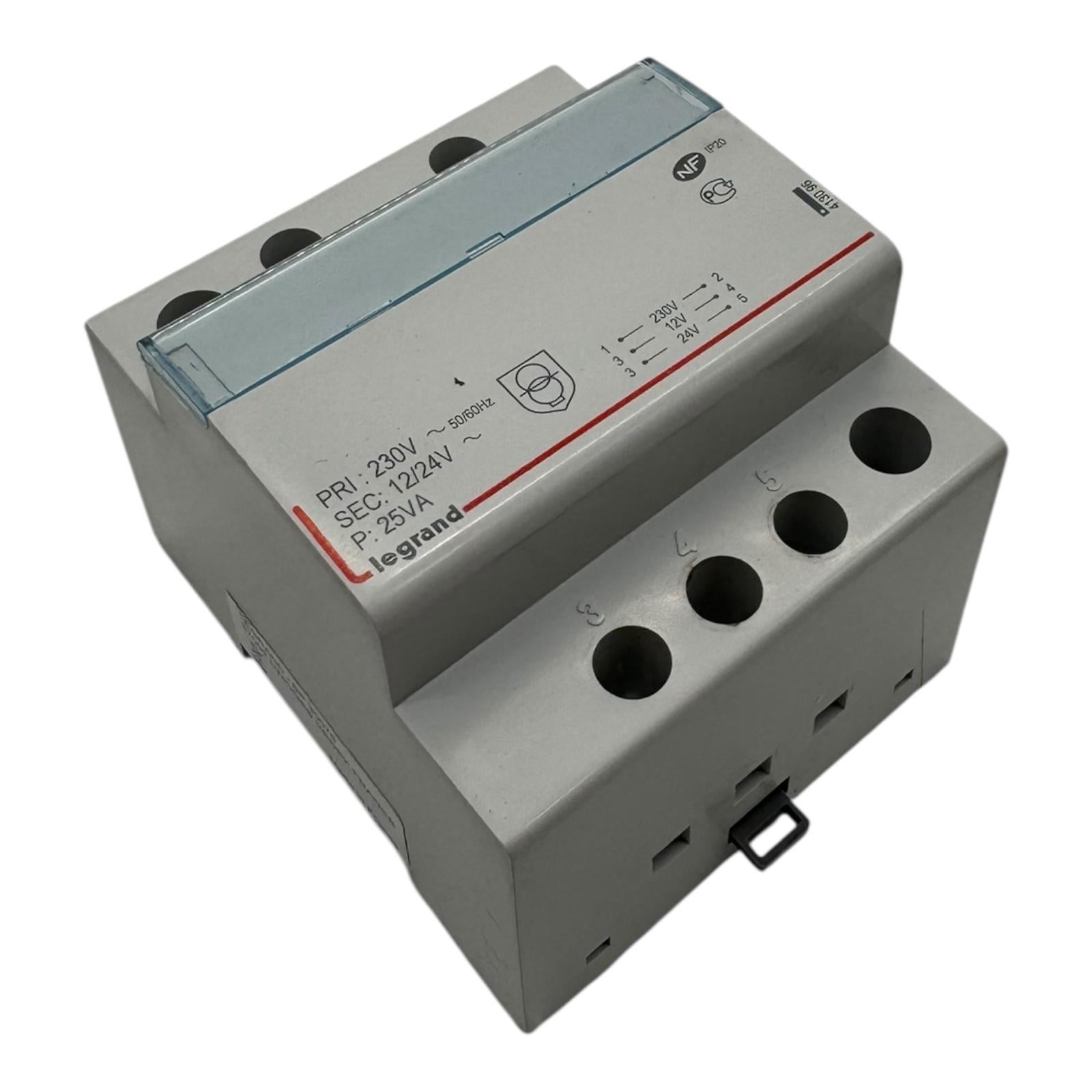 Safety transformer 230 V to 12 V or 24 V – 25 VA – 4 modules