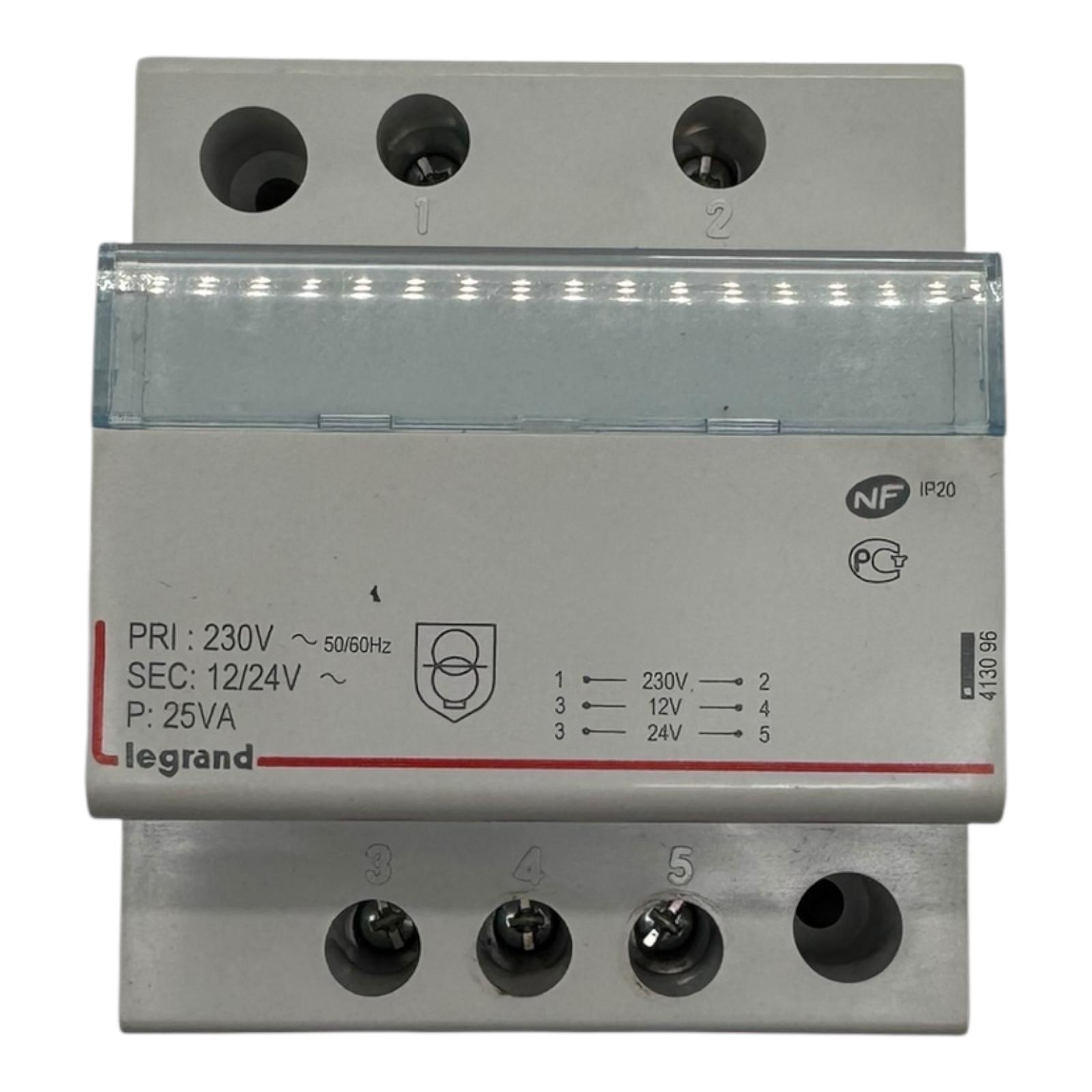 Safety transformer 230 V to 12 V or 24 V – 25 VA – 4 modules